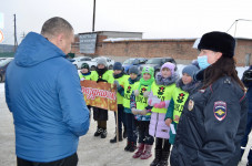 Госавтоинспекция Ирбита провела акцию «Дисциплинированный водитель – лучший защитник Отечества!»
