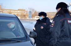 В Ирбите на страже дорожного порядка женский патруль ГИБДД
