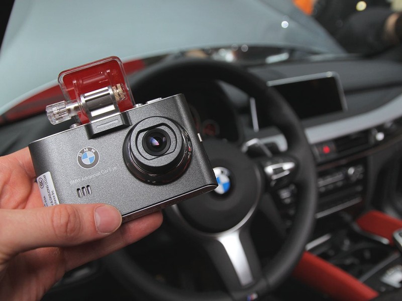 Дополнительные опции и доводчики в BMW